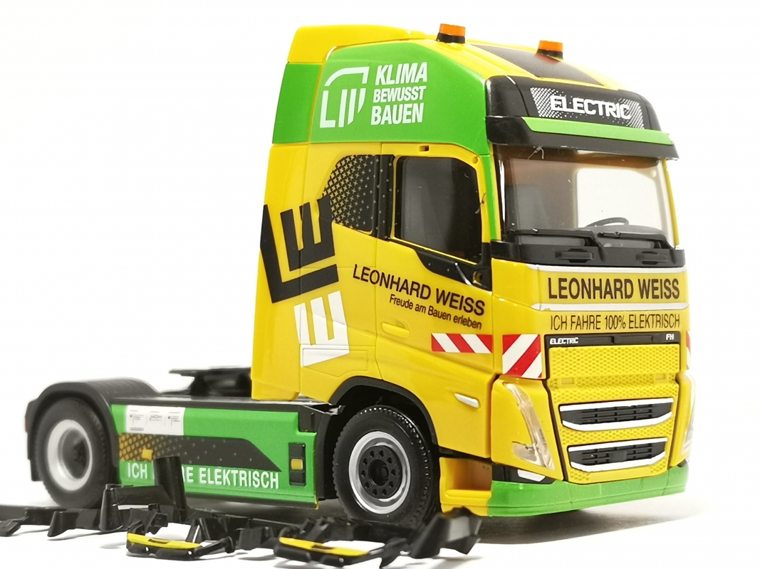 Volvo FH Electric Zugmaschine "Leonhard Weiss - Klima" Herpa