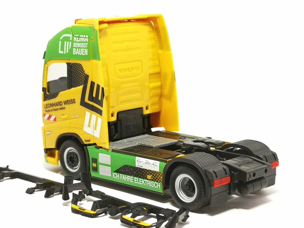 Volvo FH Electric Zugmaschine "Leonhard Weiss - Klima" Herpa