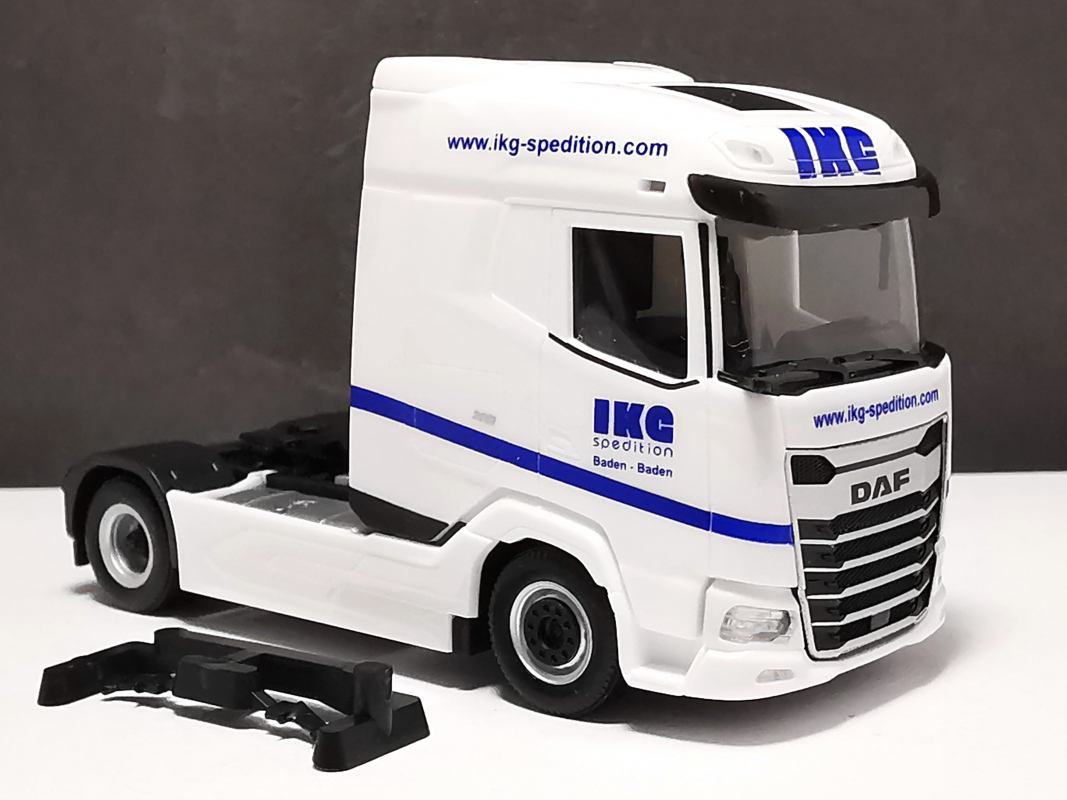 DAF XG Zugmaschine 2a "IKG" Herpa