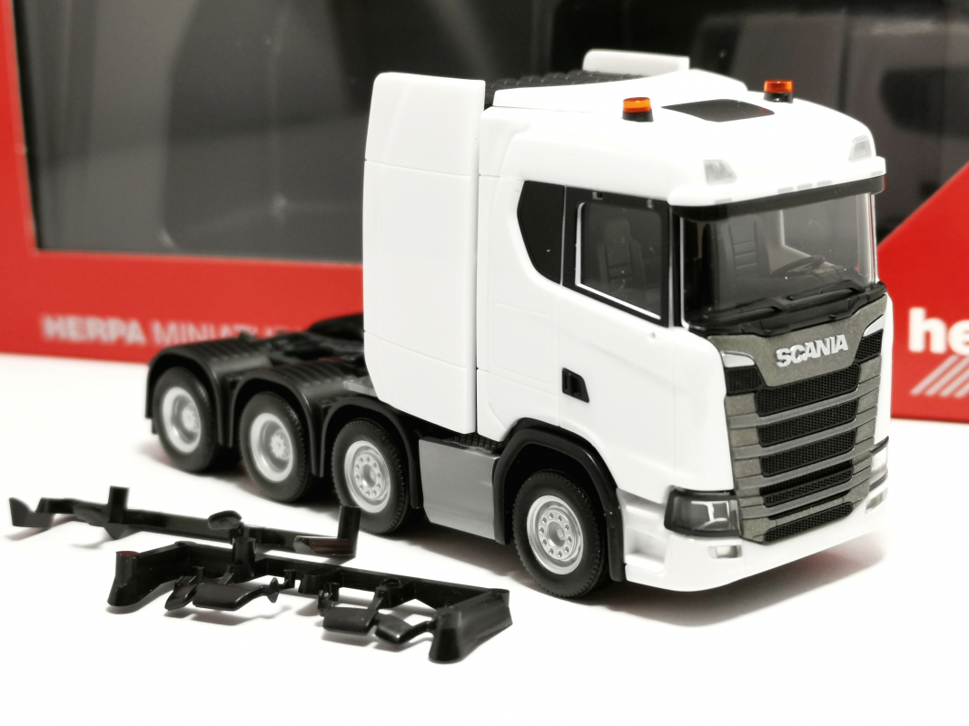 315753-003 Scania CS 20 ND Schwerlastzugmaschine 4achs, weiß Herpa