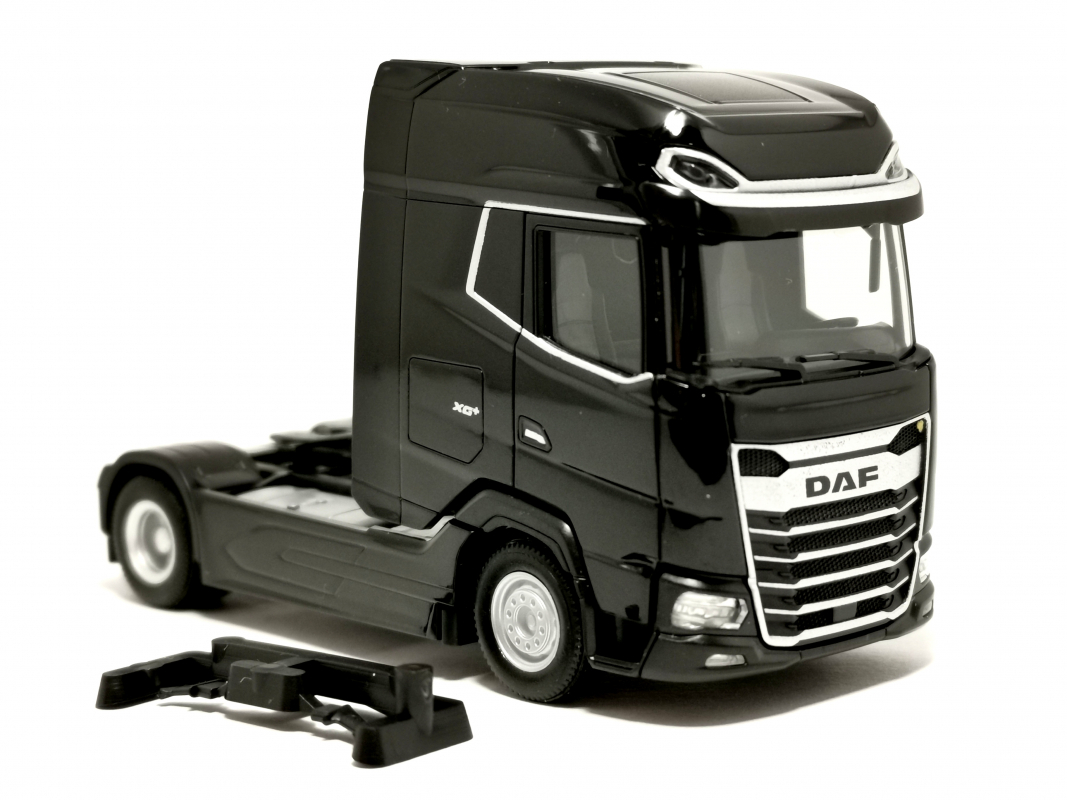 315791-003 DAF XG+ Zugmaschine 2achs, schwarz Herpa - SALE