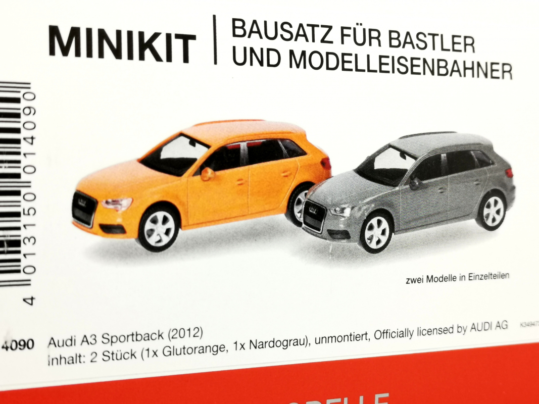 014090 Audi A3 Sportback (2012) Glutorange und Nardograu, 2 Stück Herpa