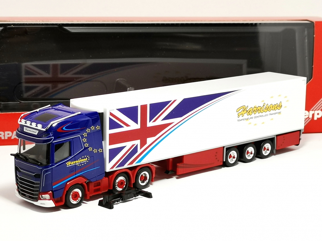 319225 DAF XG+ Kühlkoffer-Sattelzug "Harrisons" (Großbritannien) Herpa