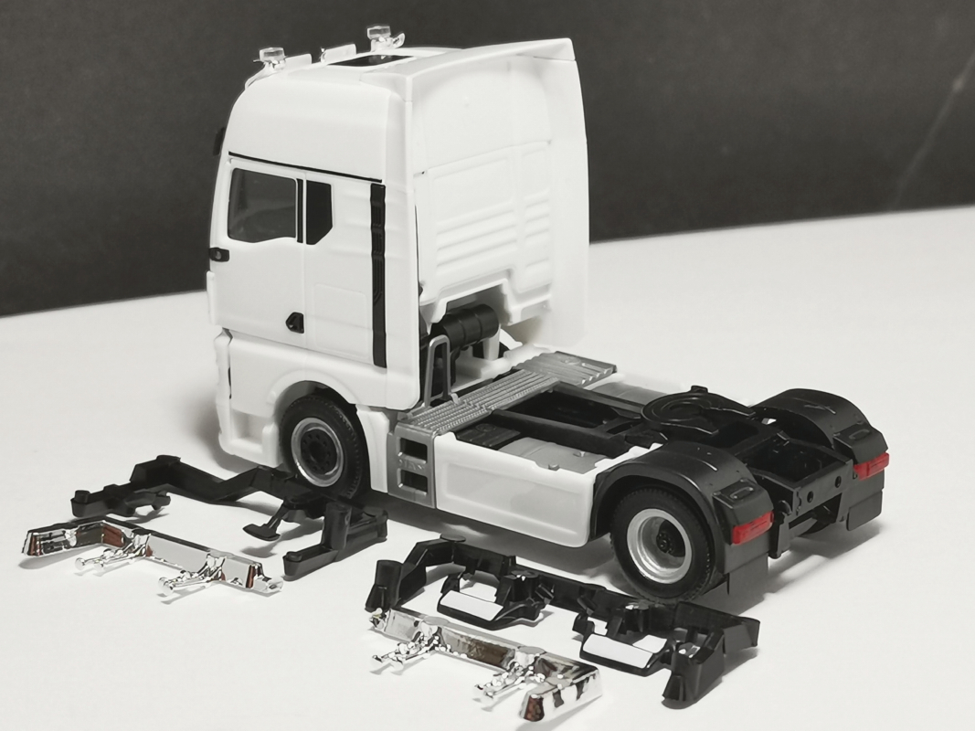 MAN TGX GX Zugmaschine "Kühn Kühltransporte" Herpa