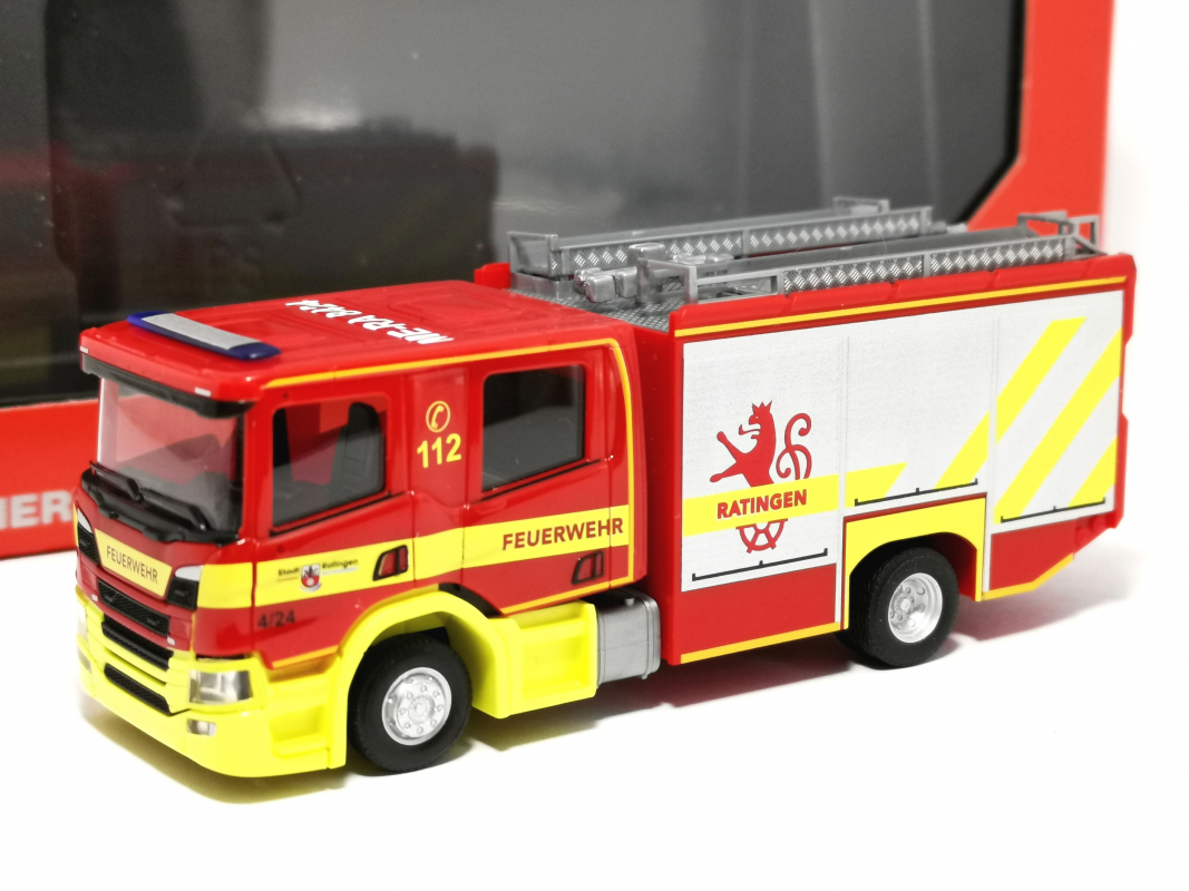 098434 Scania Crewcab CP28 HLF "Feuerwehr Ratingen" Herpa