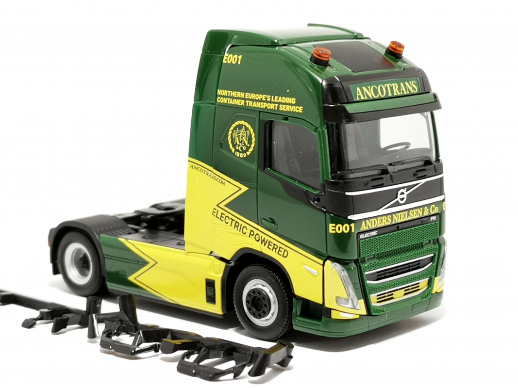 Volvo FH GL XL Electric Zugmaschine "Ancotrans" Herpa