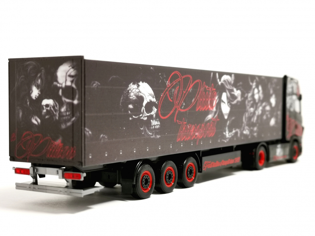 319232 Scania CS20 HD Gardinenplanen-Sattelzug "Pluta Transport" (Polen) Herpa