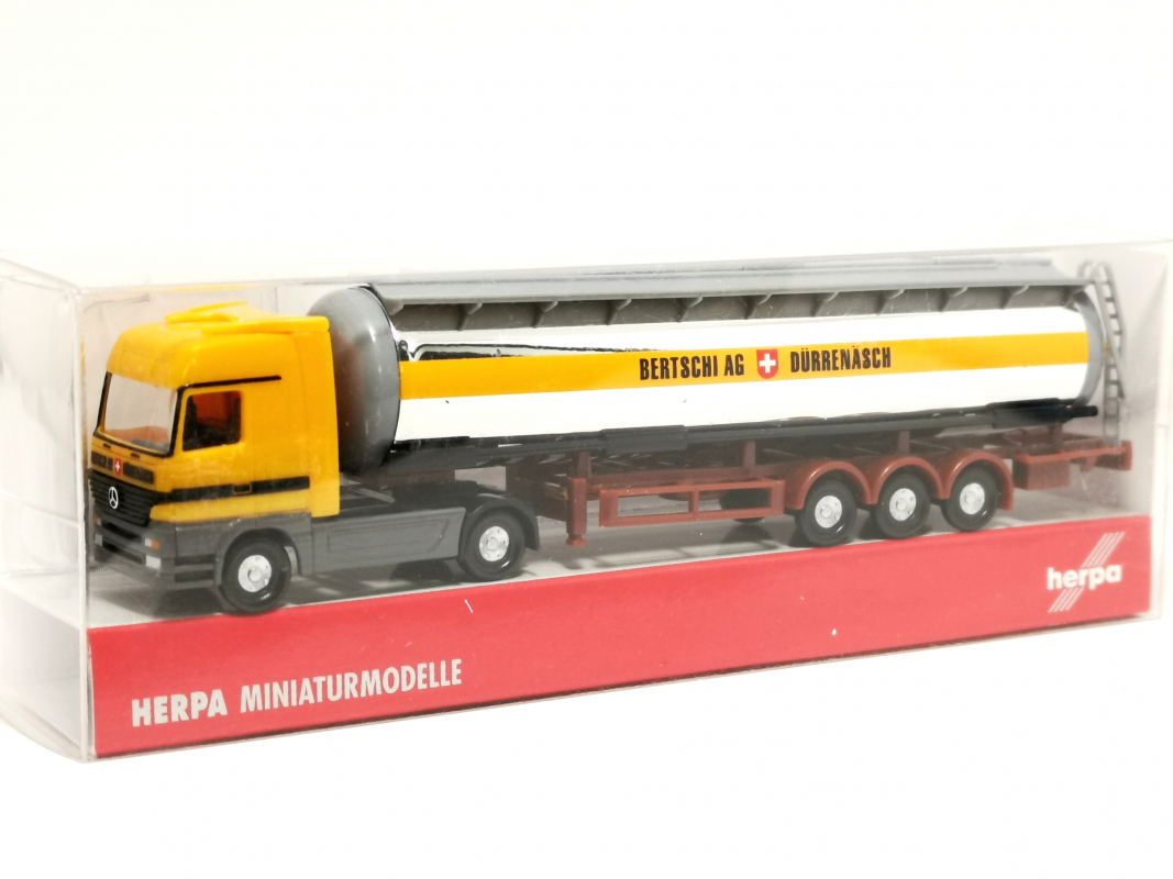 065498 Mercedes-Benz Actros LH Chromtank-Sattelzug "Bertschi" (CH) Herpa Achtung Maßstab 1:160