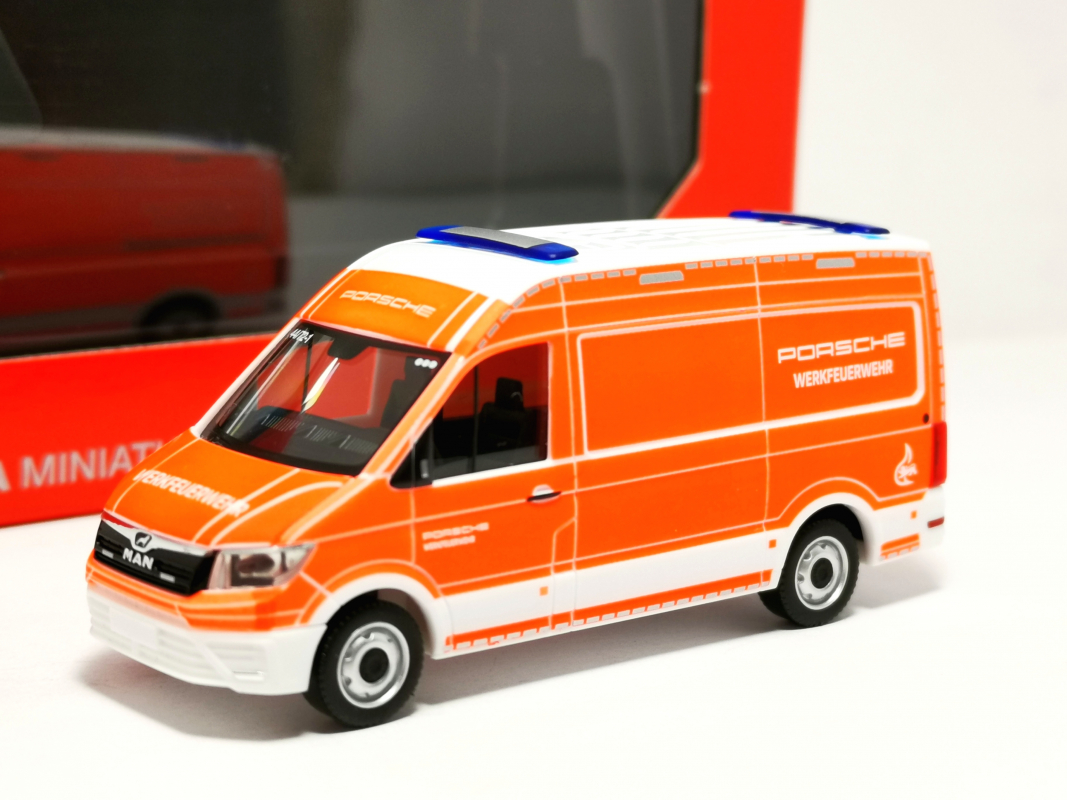 098540 MAN TGE Kasten Hochdach "Werkfeuerwehr Porsche Stuttgart" Herpa