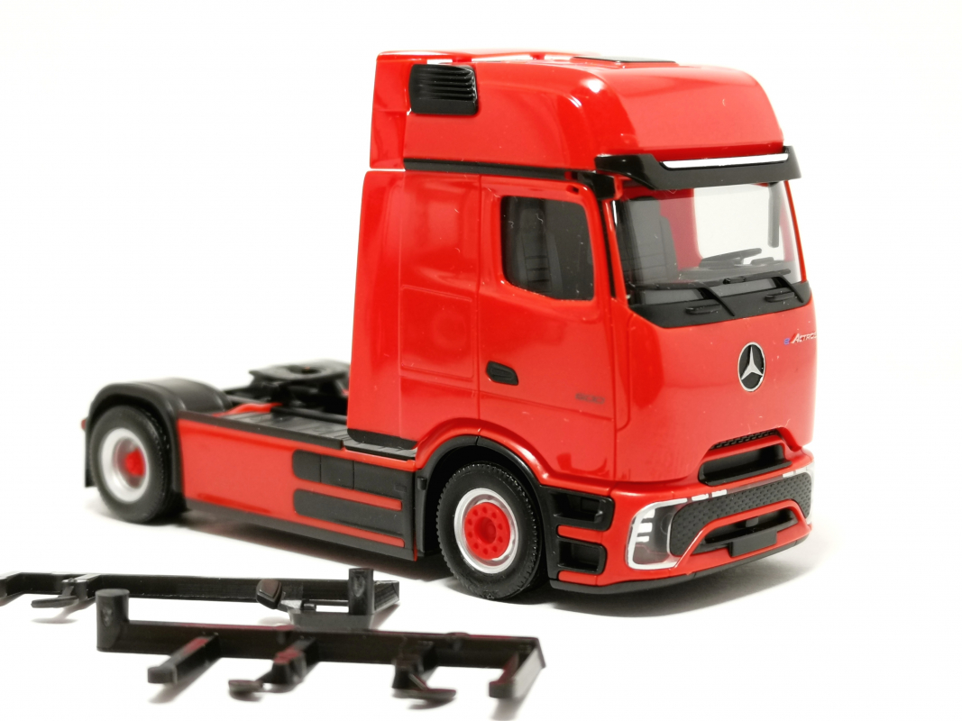 Mercedes-Benz eActros ProCabin, hellrot Herpa