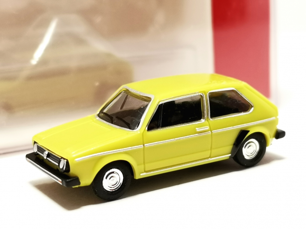 066600-002 VW Golf I, brillantgelb (Spur TT)  - 1:120 - Herpa