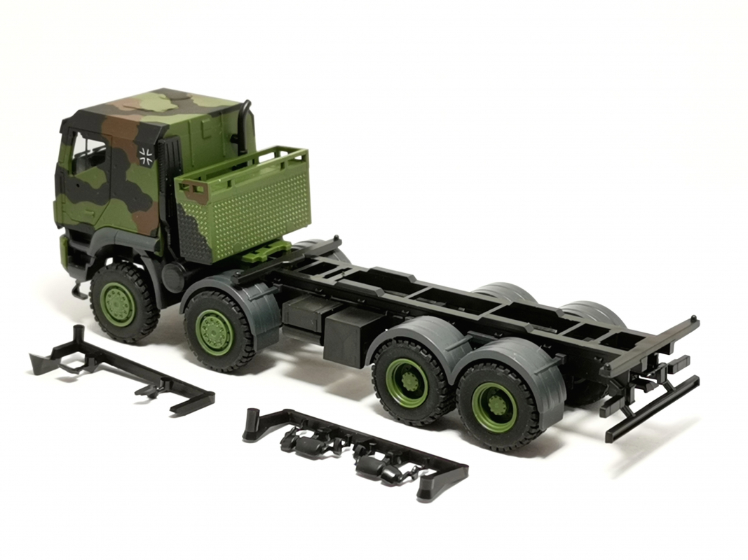 Preview: Iveco Trakker 8x8 LKW kurzer Radstand "Bundeswehr" Herpa 219