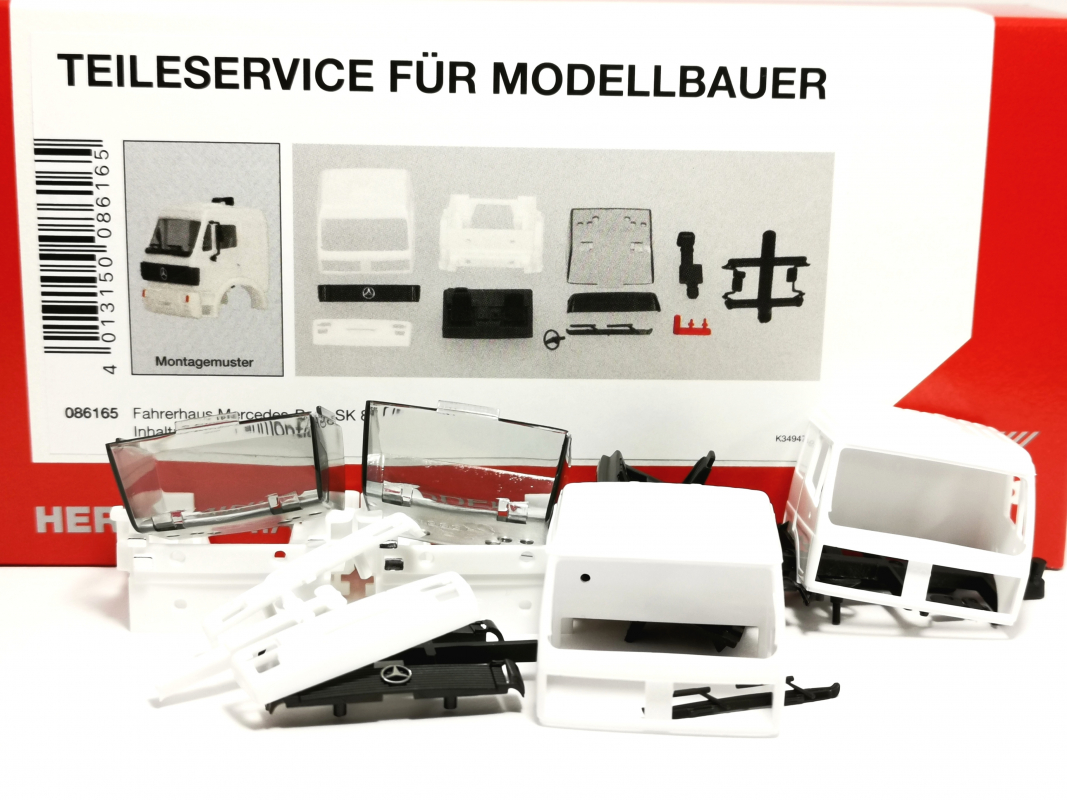 086165 Mercedes-Benz SK88 Flachdach (2 Stück) Herpa