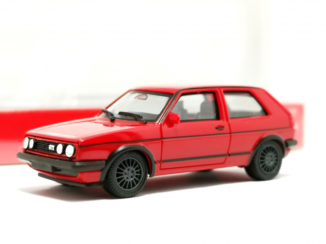 430838-005 Volkswagen (VW) Golf II Gti, tornadorot Herpa