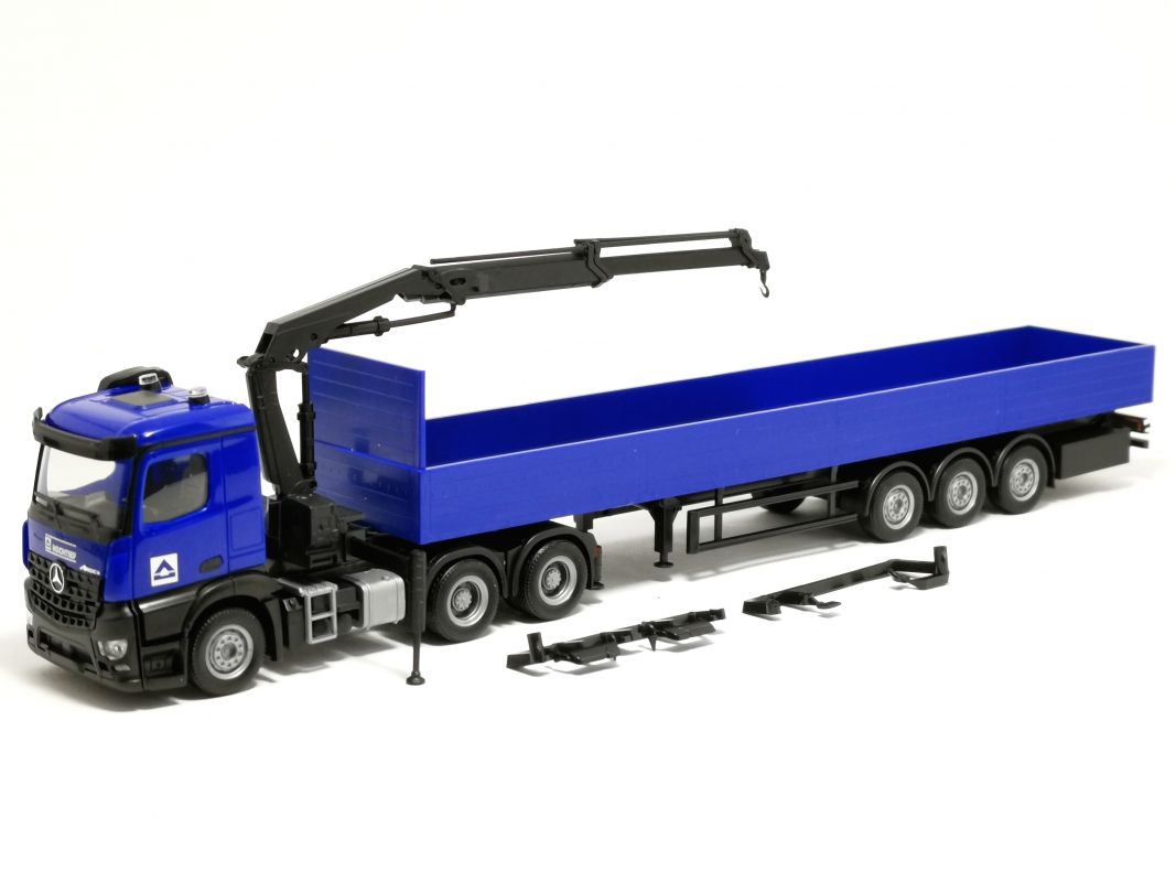 960038 Mercedes-Benz Arocs Pritschen-Sattelzug "Hoch-Tief" Herpa