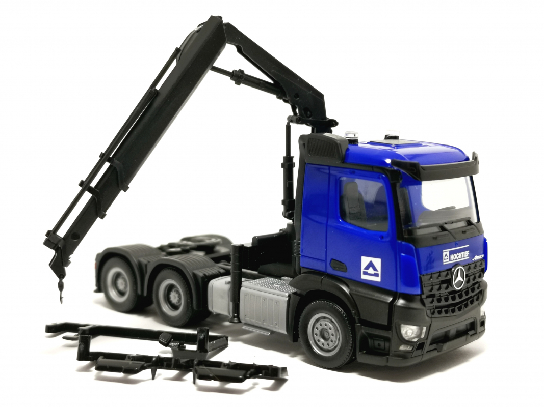 Mercedes-Benz Arocs mit Ladekran 3achs (6x4) "Hoch-Tief" Herpa