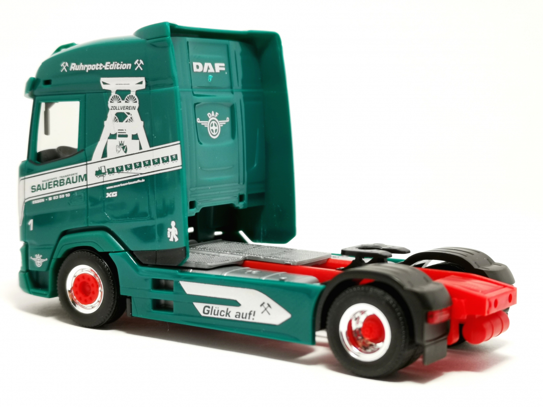 Preview: DAF XG Zugmaschine "Sauerbaum" Herpa - SALE