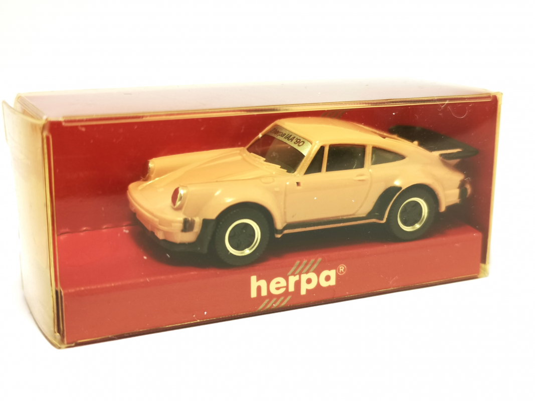 Porsche 911 Turbo, rosa 7. Spielwarenmesse Herpa