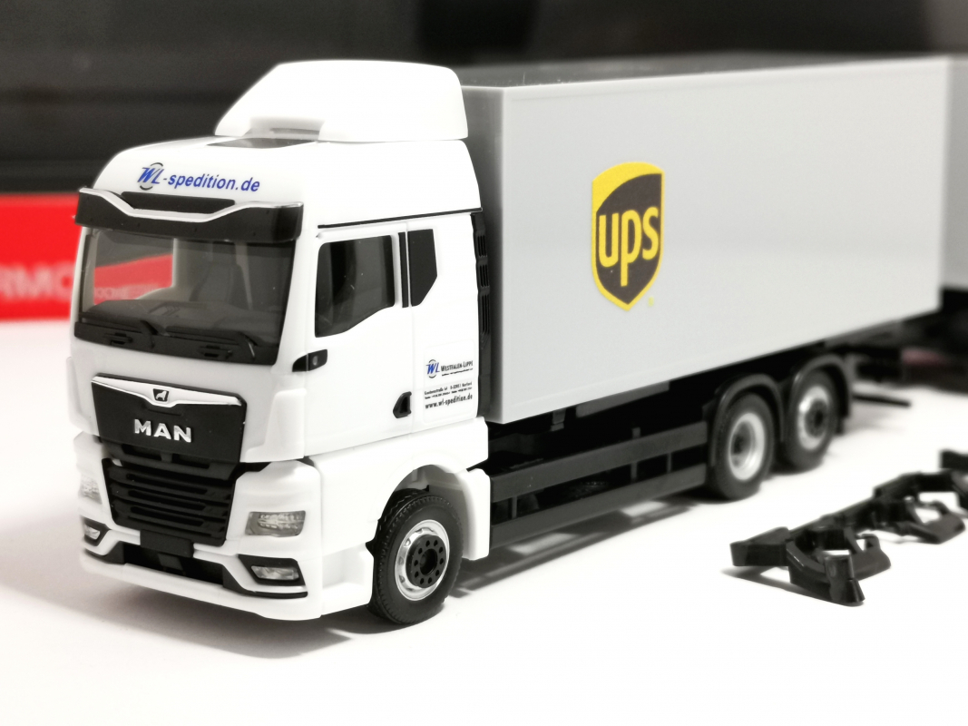 Preview: 318570 MAN TGX GM Wechselkoffer-LKW mit Jumbokofferauflieger "UPS" Herpa SALE