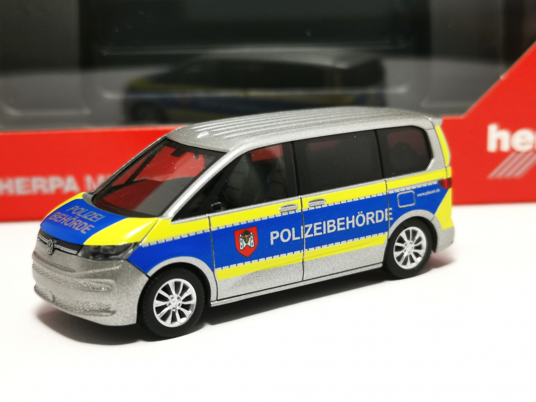098625 Volkswagen (VW) Multivan "Polizeibehörde Plauen" Herpa - SALE