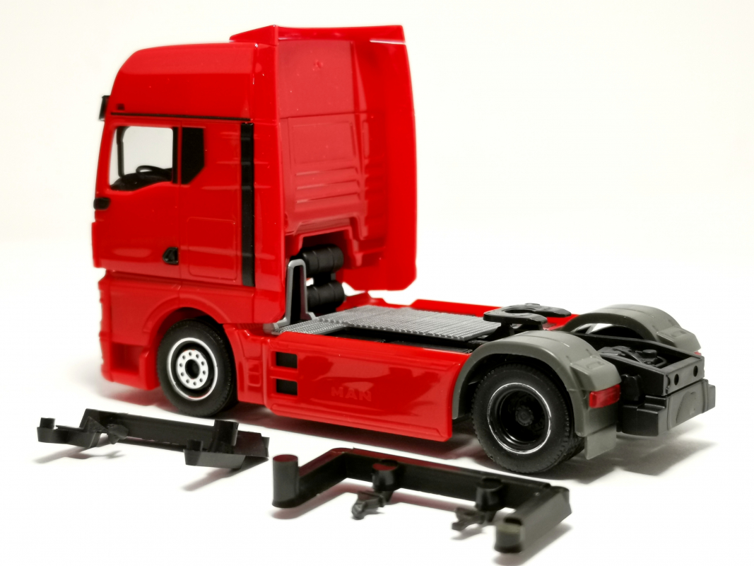 319751 MAN eTGX GX Zugmaschine 2achs, rot Herpa