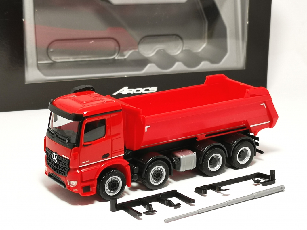 954662 Mercedes-Benz Arocs M Rundmuldenkipper 'Daimler' Herpa