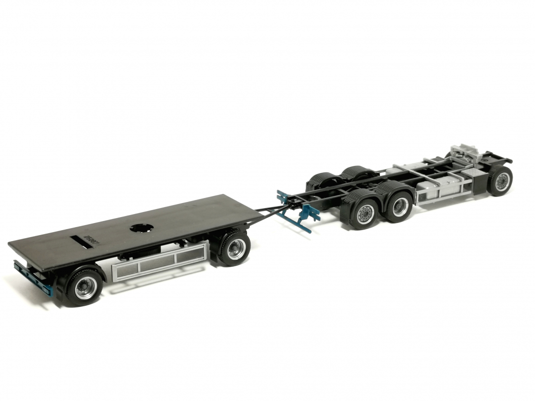 Scania Fahrgestell 7,45m + Anhänger 7,45m silber/grau Herpa 769