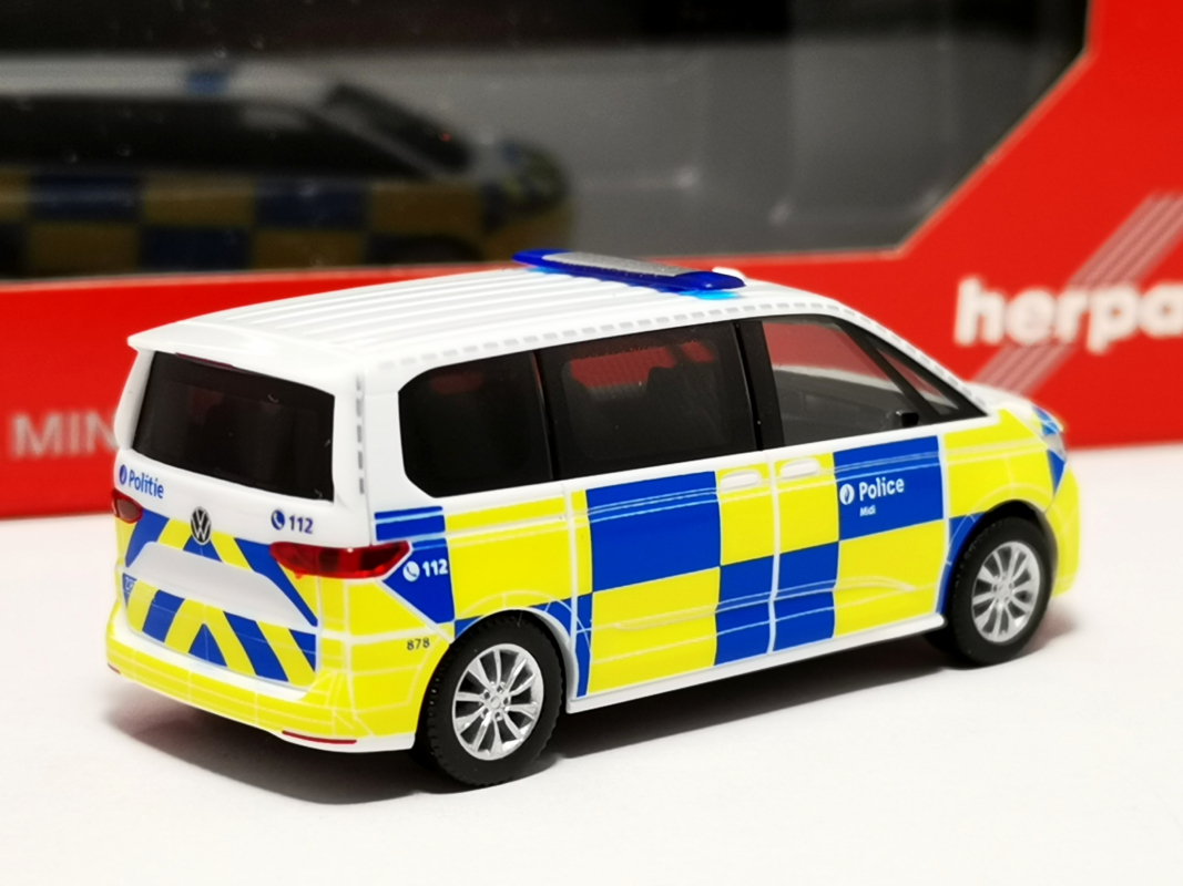 Preview: 098670 VW Multivan (2022) "Politie/Police" (Belgien) Herpa