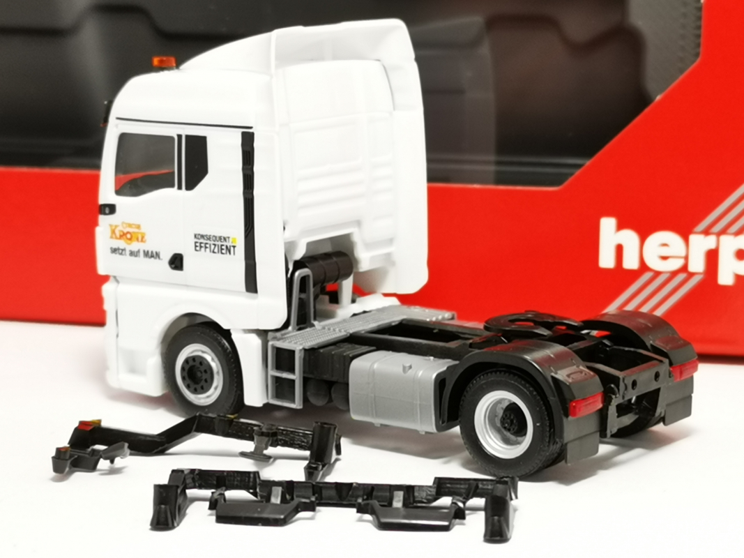 Preview: MAN TGX GM Zugmaschine "Circus Krone" Herpa
