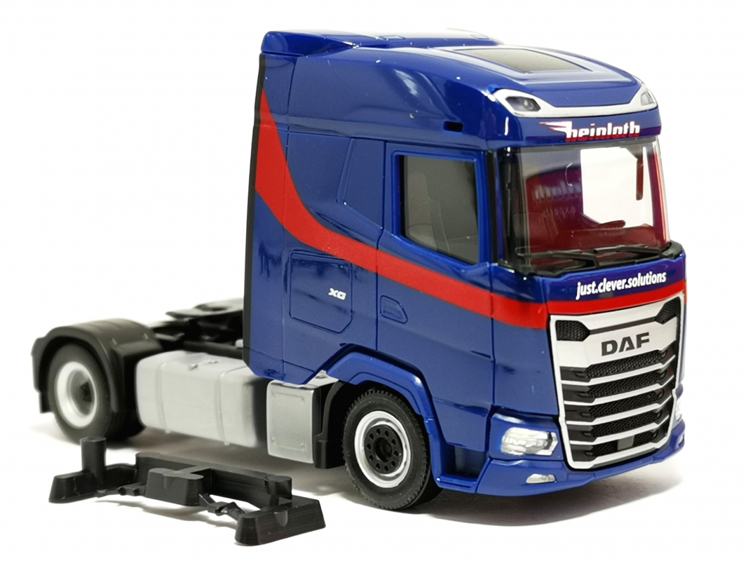DAF XG Zugmaschine "Heinloth" Herpa