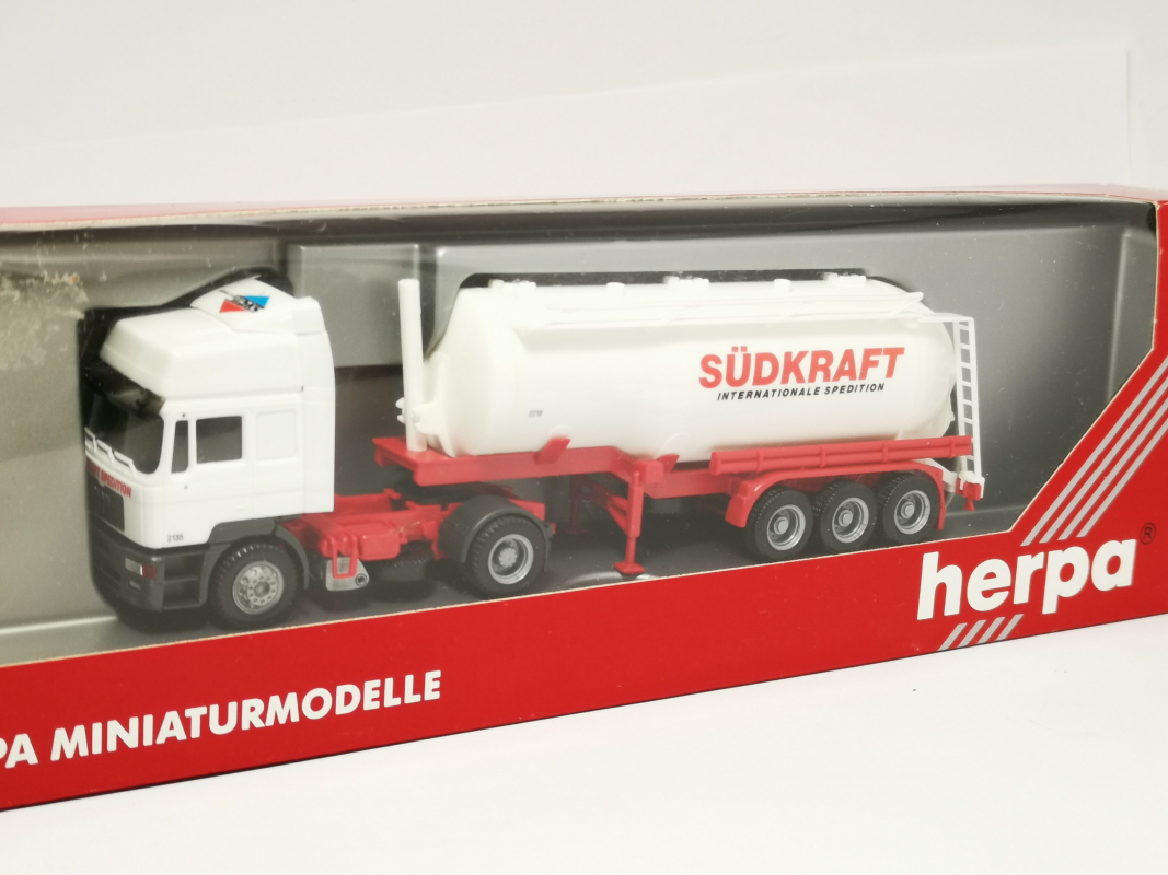 145688 MAN F2000 Evolution EuterSilo-Sattelzug "Südkraft" Herpa