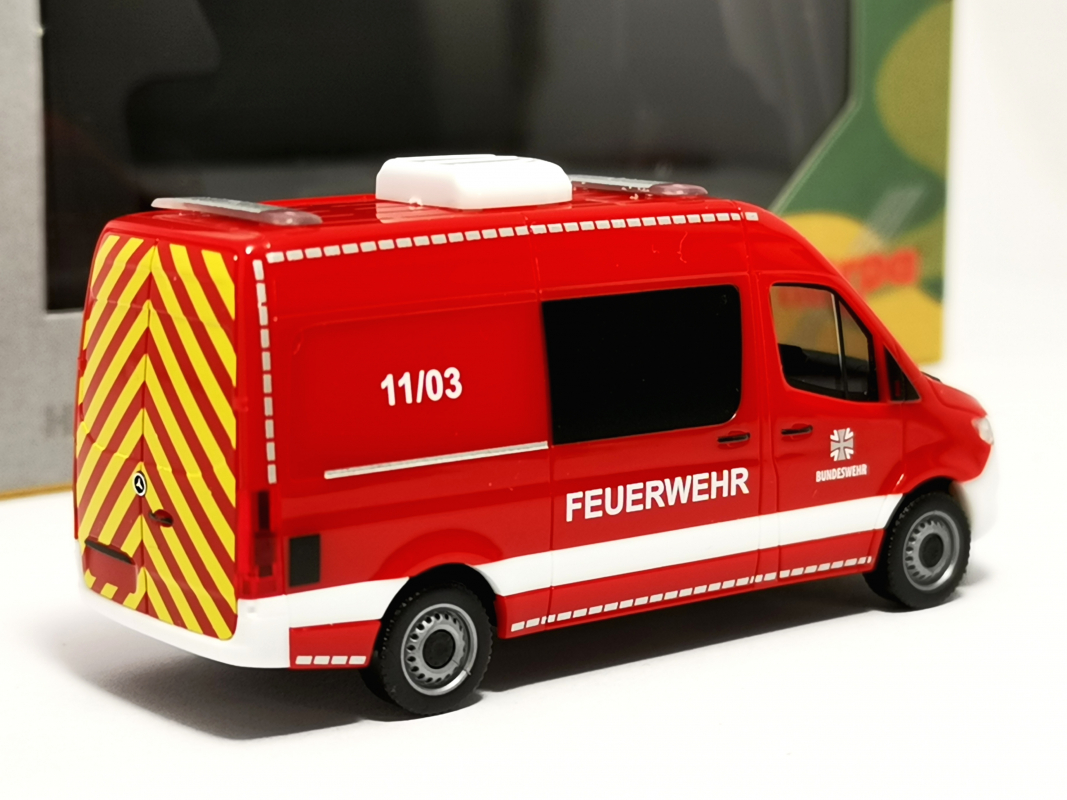 Preview: 700887 Mb Sprinter '18 Kasten Hochdach "Bundeswehr/Feuerwehr" (11/03) Herpa