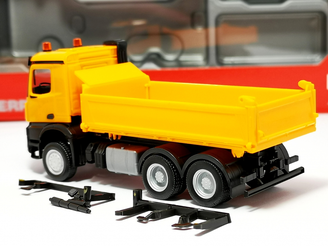 Preview: Mb Arocs 18 M 3achs Lkw mit Kipperbrücke, kommunalorange Herpa