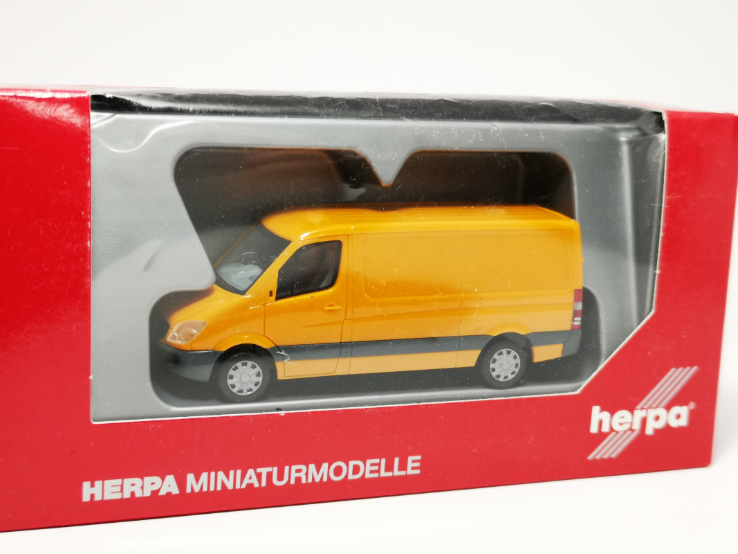 047180 Mercedes-Benz Sprinter '06 Kasten, kommunalorange Herpa