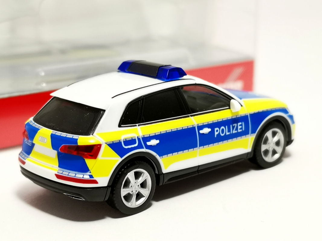 Preview: 098762 Audi Q5 "Autobahn Polizei Niedersachsen" Herpa