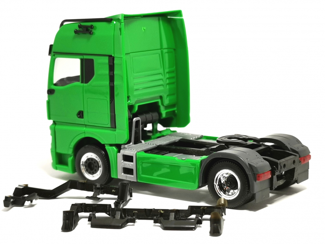 Preview: 313711-004 MAN TGX GX Individual Zugmaschine 2achs, grün Herpa
