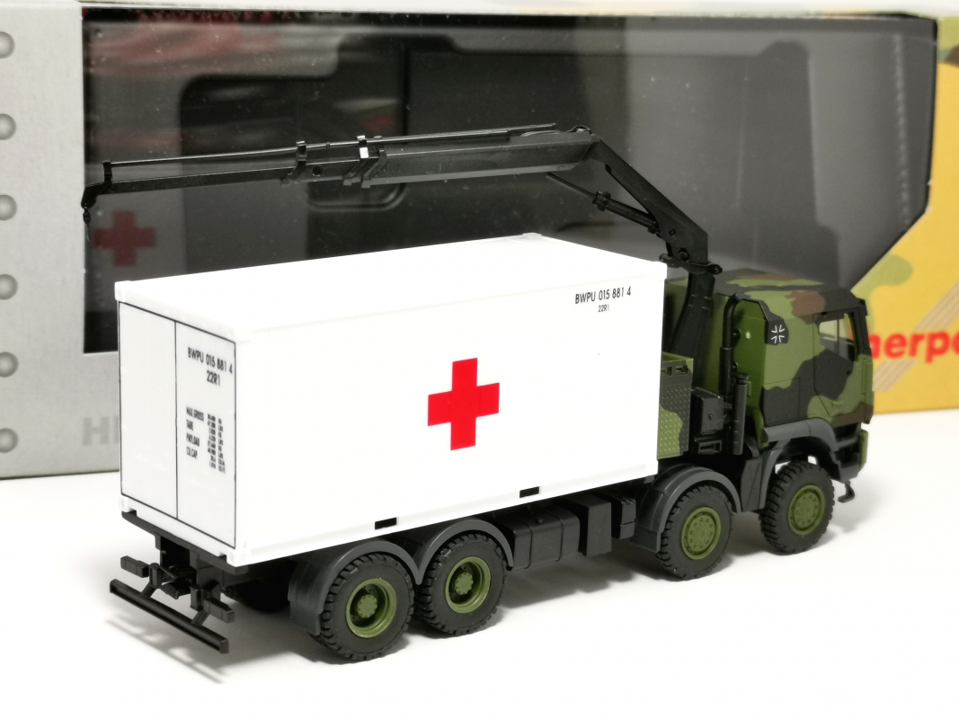 Preview: 747288 Iveco Trakker 8x8 mit Ladekran 20 ft. Container "Bundeswehr" Herpa