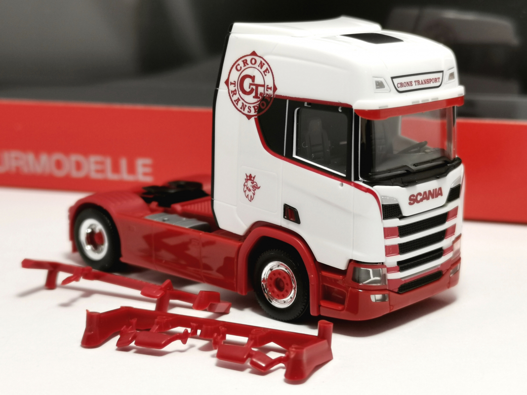 Scania CR 20 HD Zugmaschine "Crone Handel und Transport" Herpa