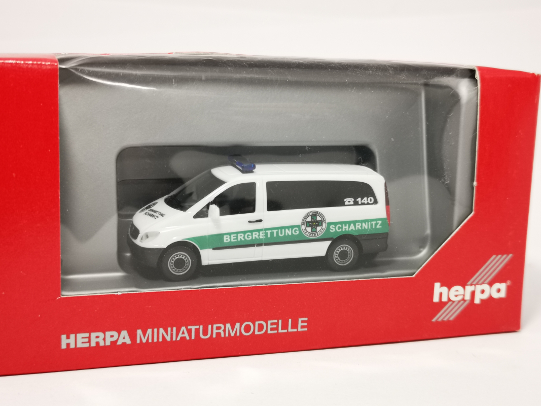 049283 Mercedes-Benz Vito Bus "Bergrettung Scharnitz" (A) Herpa