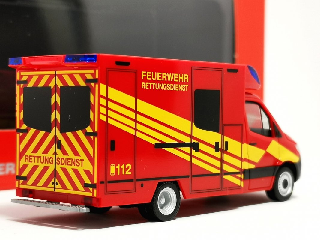 Preview: 098755 Mercedes-Benz Sprinter '18 Fahrtec Rettungswagen "Feuerwehr" Herpa