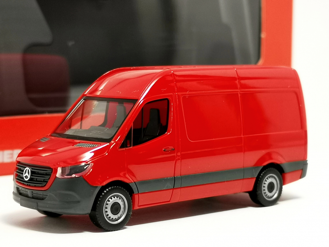 093811-002 Mercedes-Benz Sprinter '18 Kasten Hochdach, rot Herpa