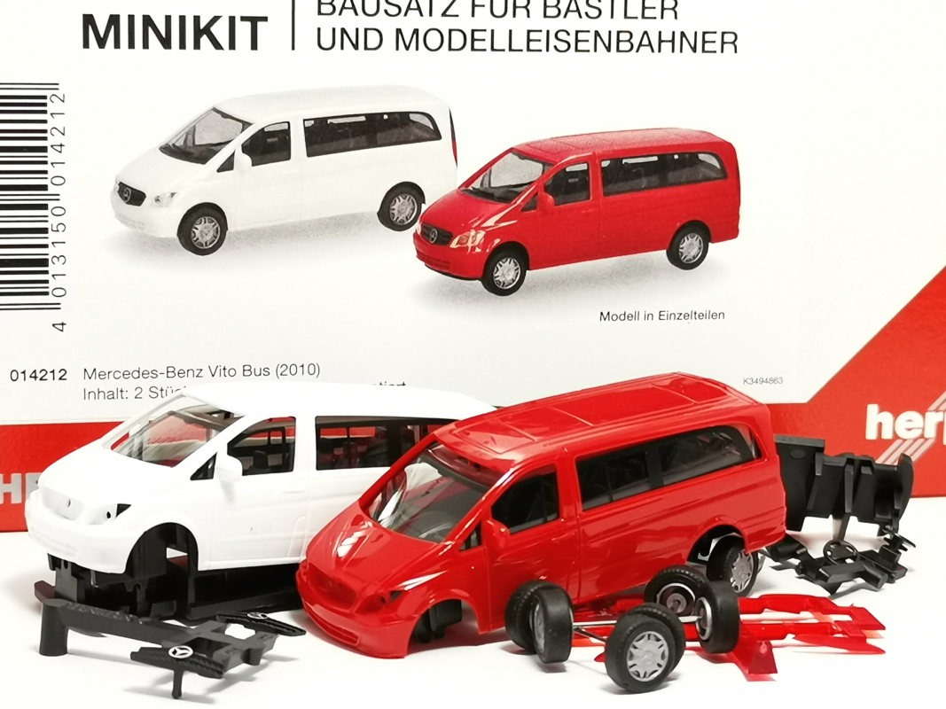 014212 MiniKit: Mercedes-Benz Vito Bus (W639 facelift / 2010), weiß und rot (2 Stück) Herpa