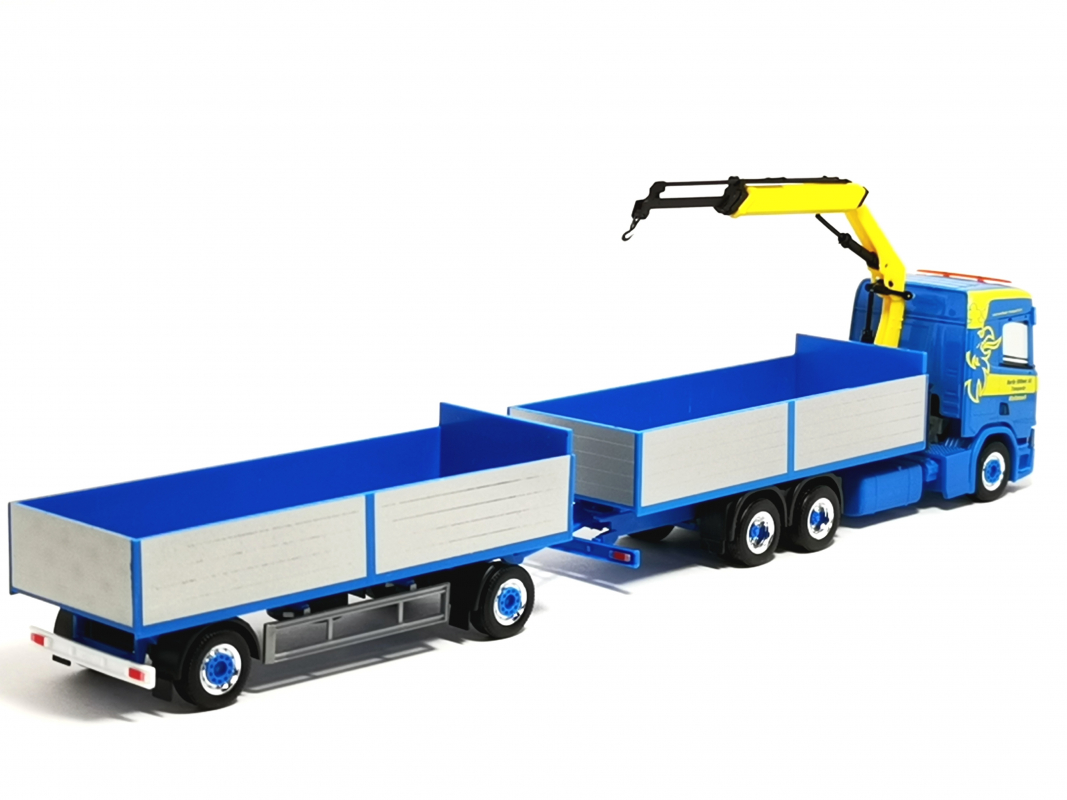 Preview: 926072 Scania CR 20 Niedrigdach Pritschen-Hängerzug mit Ladekran "Martin Wittwer" (CH)" Herpa