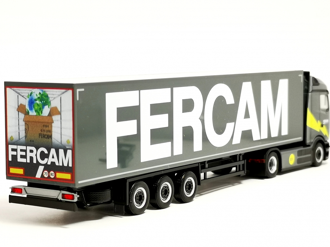 Preview: 320184 Mb eActros 600 ProCabin Streamspace Gardinenplanen-Sattelzug "Fercam" Herpa