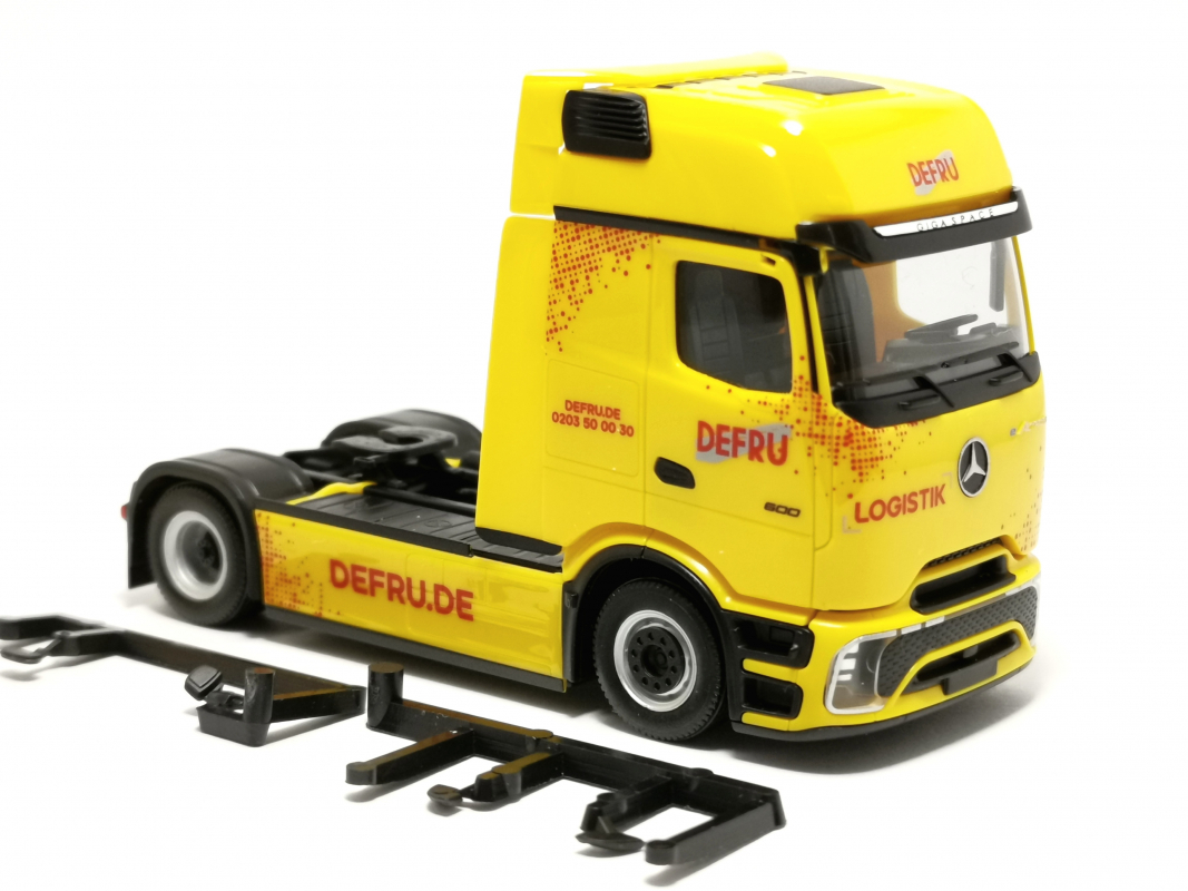 Mb eActros 600 Gigaspace Zugmaschine "DEFRU" Herpa - SALE