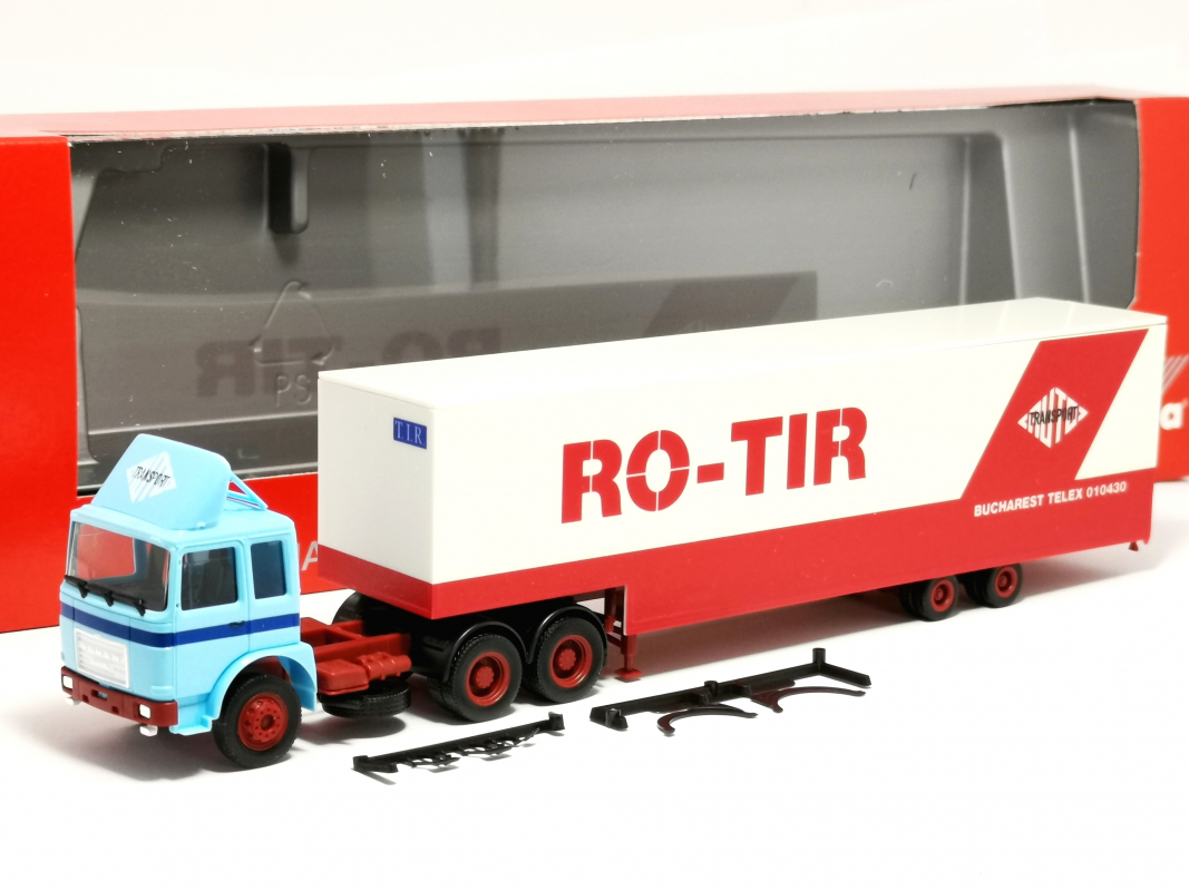 320696 Roman Diesel 6x4 Jumbokoffer-Sattelzug "RO-TIR" (Rumänien) Herpa