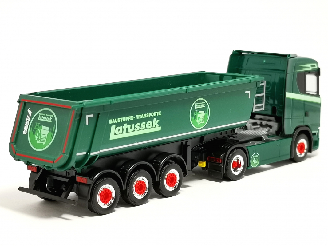 Preview: 320337 Scania CS 20 ND Rundmulden-Sattelzug "Latussek" Herpa