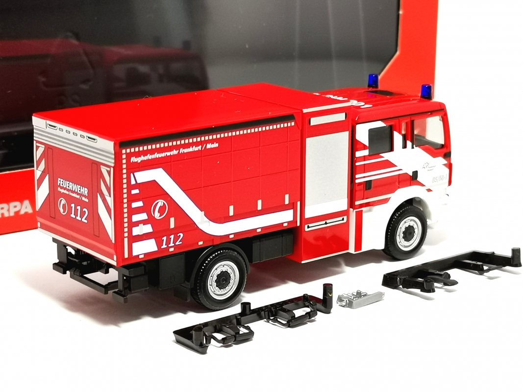 Preview: 098861 MAN TGM Mehrzweckgerätewagen (MzGW) "Fraport" Herpa