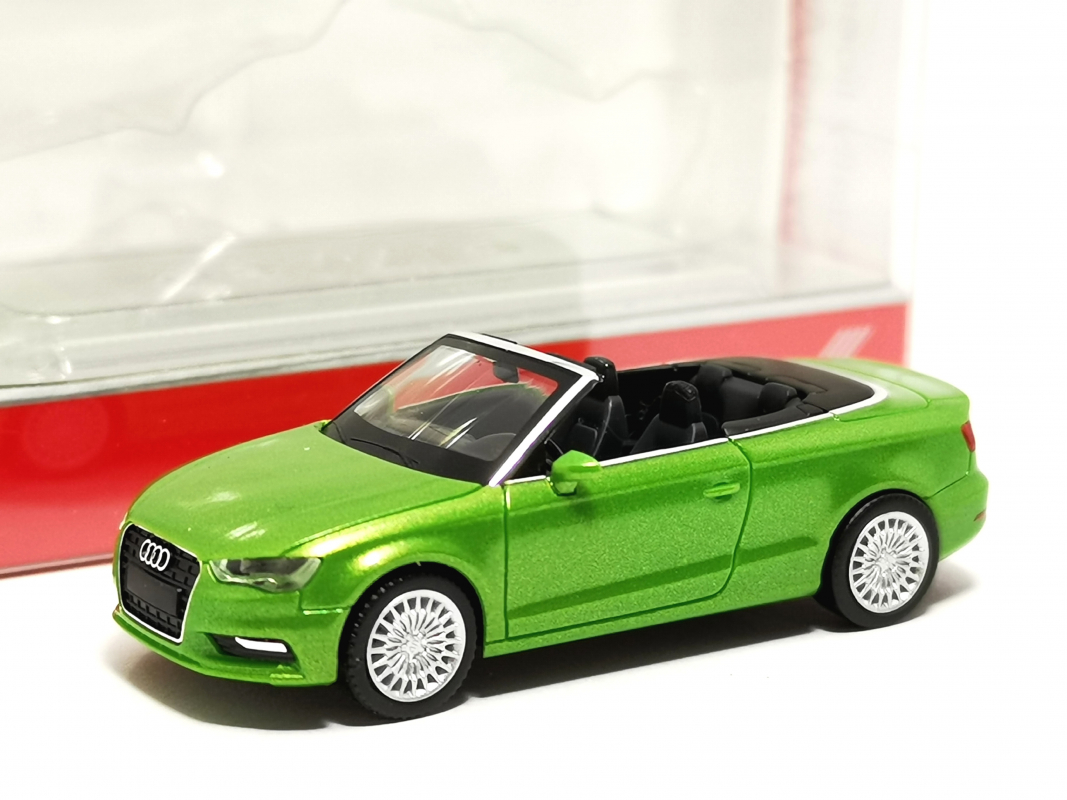 038300-003 Audi A3 Cabriolet, javagrün Herpa