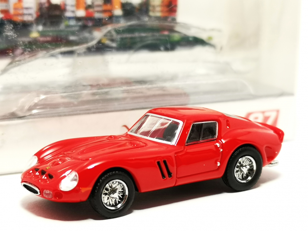 110561  Ferrari 250 GTO, rot MicroCity